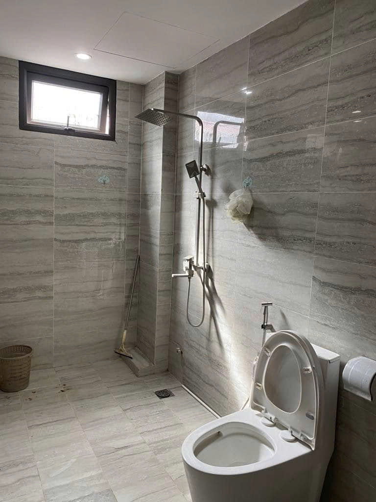 Tôi cho thuê nhà mới, hai cửa đi,vỉa hè, 113m2- 5T, Chùa Láng_45 Tr - Ảnh 2